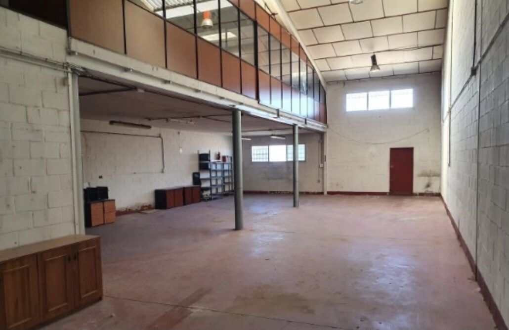 Algete: Asesoramiento en una Nave Industrial de 300m² en la Comunidad de Madrid